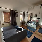 Br36 2-storey With Balcony And Ac Lejlighed *