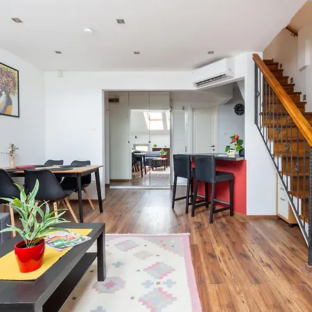 Br36 2-storey With Balcony And Ac * 布达佩斯