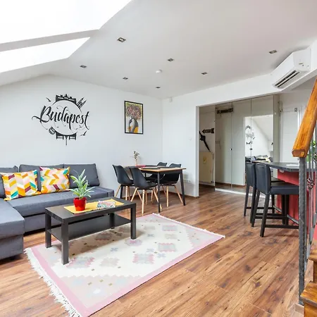 公寓 Br36 2-storey With Balcony And Ac *