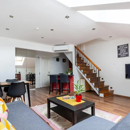 Br36 2-storey With Balcony And Ac