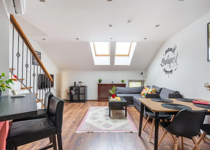 Br36 2-storey With Balcony And Ac