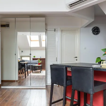 Br36 2-storey With Balcony And Ac *